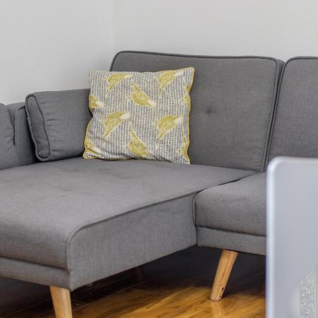 1 Bed Apartment Central Hamilton Free Wifi With Great Transport Links To Glasgow Экстерьер фото