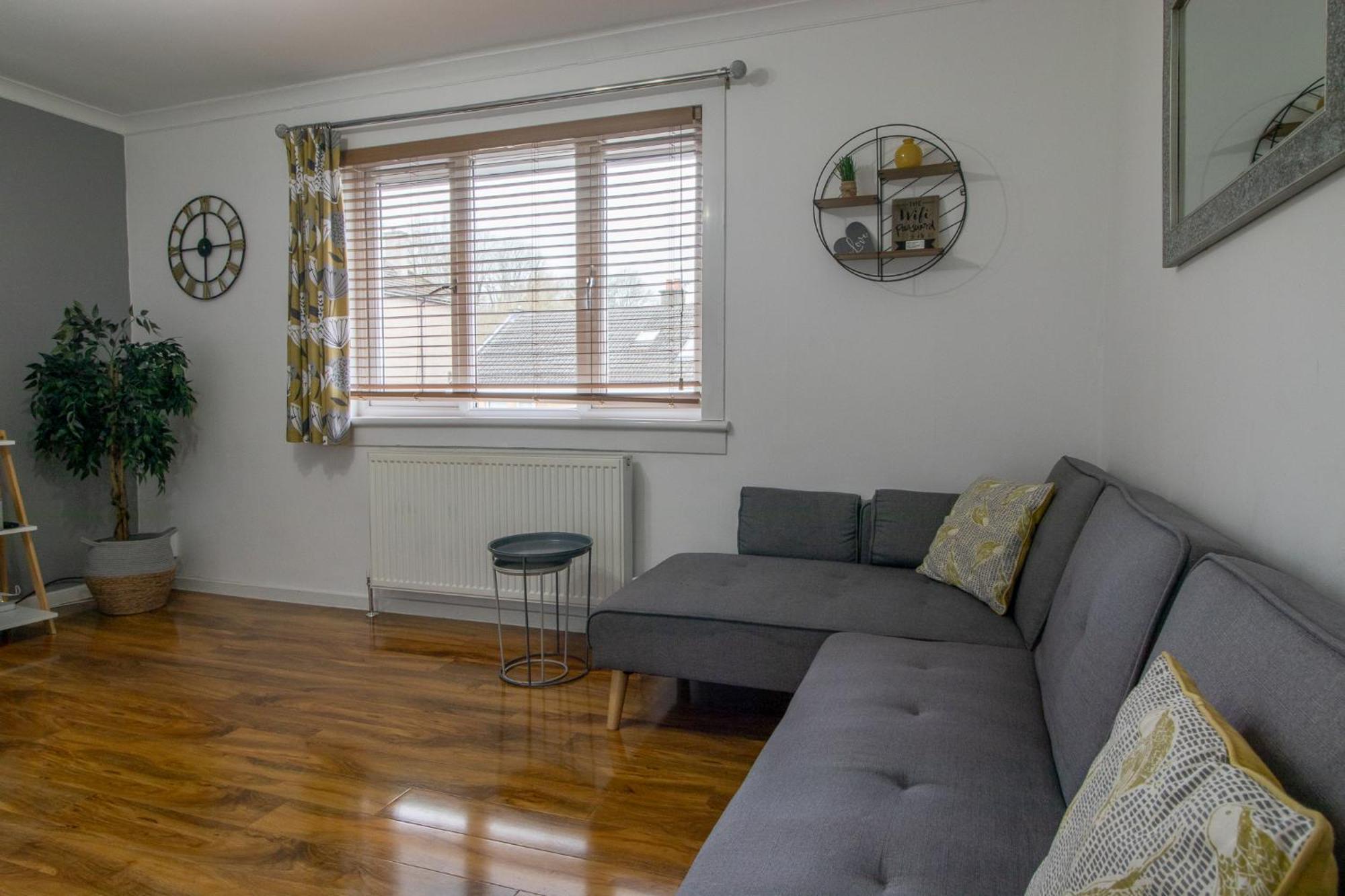 1 Bed Apartment Central Hamilton Free Wifi With Great Transport Links To Glasgow Экстерьер фото
